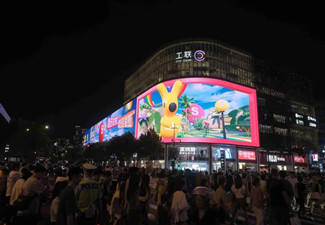 如何用戶外LED大屏廣告投放打造熱點事件?