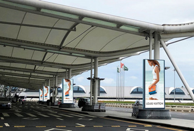 廣州機場主樓三樓出發入口圖騰燈箱廣告 廣州機場主樓三樓出發入口圖騰燈箱廣告