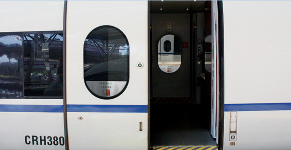 高鐵列車車外門貼廣告 高鐵列車車外門貼廣告