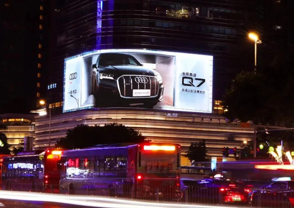奧迪Q7戶外LED廣告 奧迪Q7戶外LED廣告
