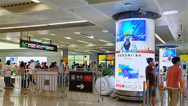 深圳北高鐵站立柱燈箱廣告 深圳北高鐵站立柱燈箱廣告