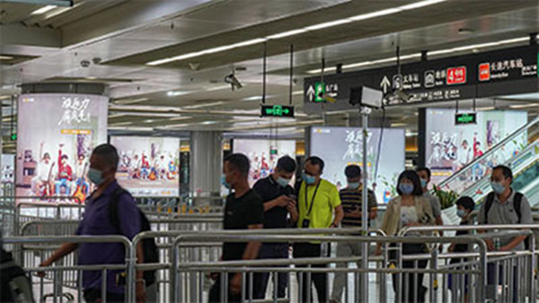 深圳北高鐵站立柱燈箱廣告 深圳北高鐵站立柱燈箱廣告