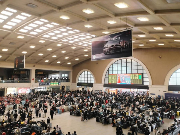 紅旗汽車高鐵站燈箱廣告 紅旗汽車高鐵站燈箱廣告