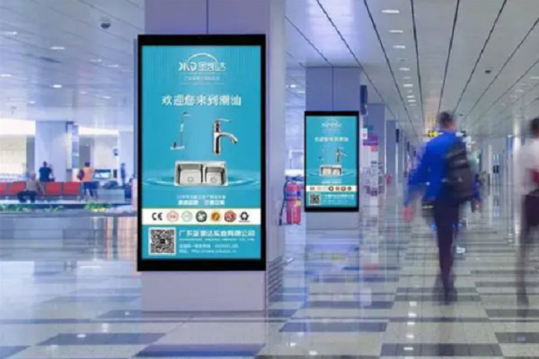 高鐵站燈箱廣告