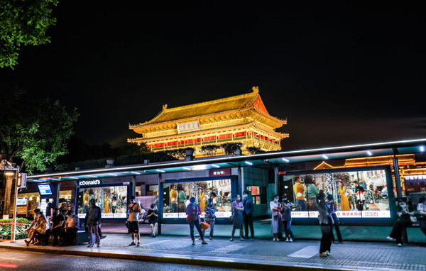 520西安公交候車亭廣告 520西安公交候車亭廣告