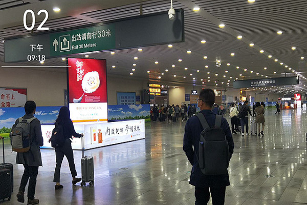 長沙南站南北出站通道三棱柱led屏4組廣告案例 長沙南站南北出站通道三棱柱led屏4組廣告案例