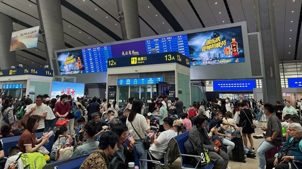 樂虎高鐵站廣告發布