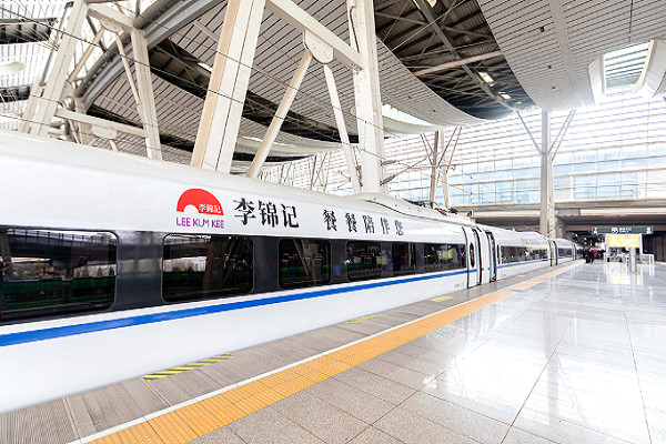 高鐵列車車身廣告案例圖 高鐵列車車身廣告案例圖